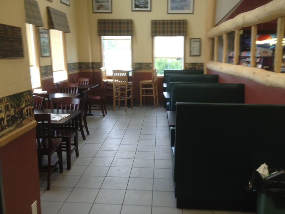 CLOVERLEAF GROCERY Updated October 2024 5970 Highway 11/71, Emo