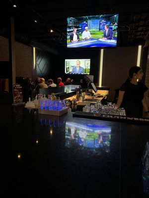 Carbon Bar and Grill by null