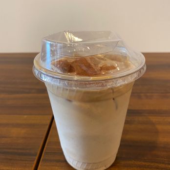 Jesse's Grind Coffee Bar - Dirty horchata pumpkin spice iced latte - Coffee & Tea Near Me - Winnetka, California