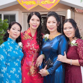 Connie Pro Make-up - April 2018 - all sisters had Make-up done on my wedding day - Makeup Artists Near Me Connie Pro Make-up - April 2018 - all sisters had Make-up done on my wedding day - Makeup Artists Near Me