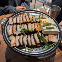 한방보쌈 (M) Premium Bossam Boiled in Various Herbs 한방보쌈 (M) Premium Bossam Boiled in Various Herbs