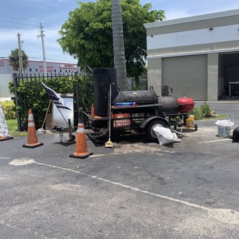 Hate Mondays Tavern - Where the magic happens - Barbeque Near Me - Miami, Florida