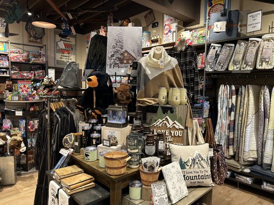 Cracker Barrel Old Country Store by null