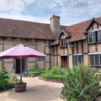 Shakespeare's Birthplace - Garden - Landmarks & Historical Buildings Near Me - Stratford-Upon-Avon, WAR