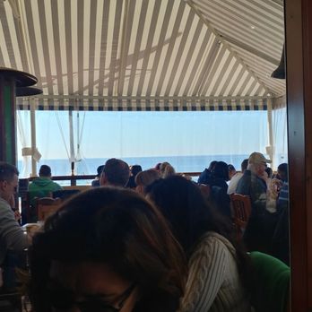 The Beachcomber - Inside sitting - Seafood Near Me - Newport Beach, California The Beachcomber - Inside sitting - Seafood Near Me - Newport Beach, California