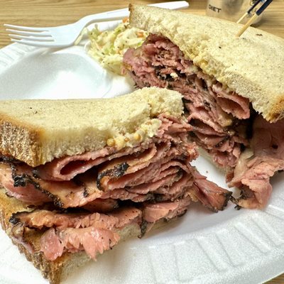 Lee's Farmers Market by null