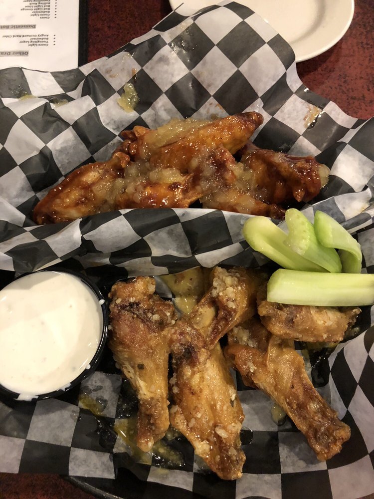 UNDERDOG SPORTS BAR & GRILL 124 Photos & 131 Reviews Sports Bars