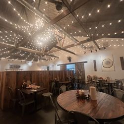 The Smokin Pig - Inside interior dining area