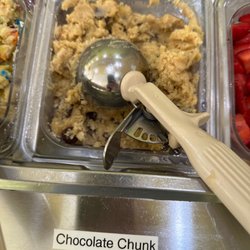 Peachwave Frozen Yogurt - Cookie dough