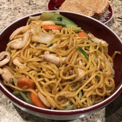 Magpies Waitara - Hokkien chicken and veggie noodles