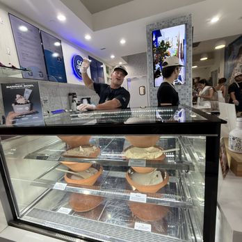 Go Greek Yogurt - The fresh yogurt case - Ice Cream & Frozen Yogurt Near Me - Miami, Florida