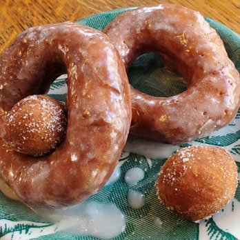 Mud Hen Water - U'ala doughnuts - Hawaiian Near Me - Honolulu, Hawaii Mud Hen Water - U'ala doughnuts - Hawaiian Near Me - Honolulu, Hawaii