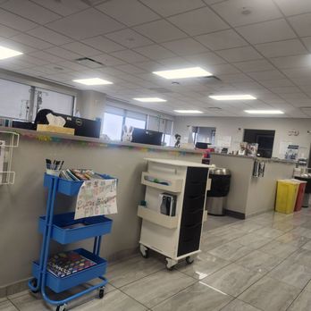 Astera Cancer Care - Rutherford - The infusions lab - Oncologist Near Me - Rutherford, New Jersey
