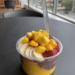 fROOT Bowls Acai Cafe - Açaí/mango bowl with mango, banana and strawberry.