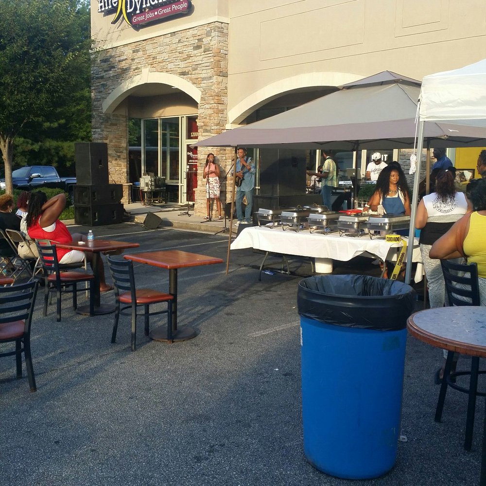 Island Vibes Kitchen - outdoor dining area - Caribbean Near Me - Conyers, Georgia