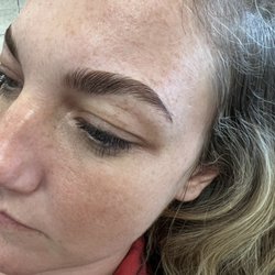 Three’s Company Beauty & Brow Room - Brow laminating