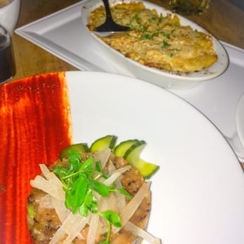 The Cascade Room - Mac and cheese (love!) and tuna tartare - Pubs Near Me - Vancouver, British Columbia