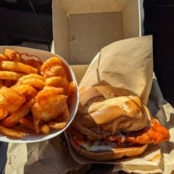 Arby's - Spicy Chicken Sandwich & Curly Fries