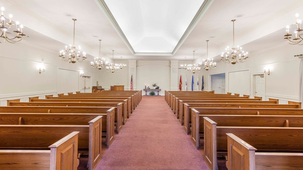 BERRY LYNNHURST FUNERAL HOME - Updated October 2025 - 20 Photos - 2300 ...