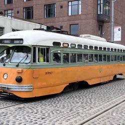 San Francisco Railway Museum & Gift Shop - Los Angeles car