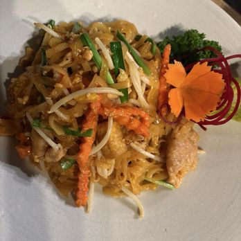 Thai House Noodle Soup - Pad Thai with pork - Noodles Near Me - Santa Rosa, California Thai House Noodle Soup - Pad Thai with pork - Noodles Near Me - Santa Rosa, California