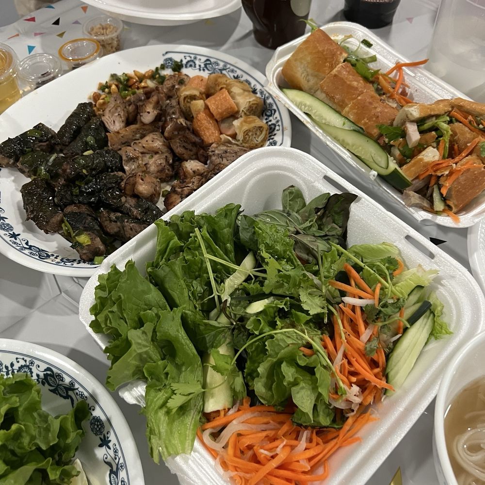 An Vi - Bun thit nuong. Grilled chicken skewer. House beef special - Vietnamese Near Me - Casselberry, Florida An Vi - Bun thit nuong. Grilled chicken skewer. House beef special - Vietnamese Near Me - Casselberry, Florida