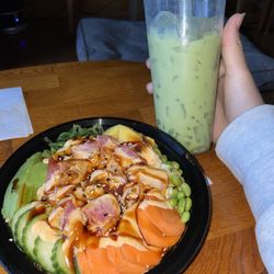 Shanyoma Asian Cuisine - Tuna poke bowl & Macha green tea