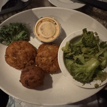 Blackbeard's Inn - Crab cake dinner with broccoli - Seafood Near Me - New Smyrna Beach, Florida Blackbeard's Inn - Crab cake dinner with broccoli - Seafood Near Me - New Smyrna Beach, Florida