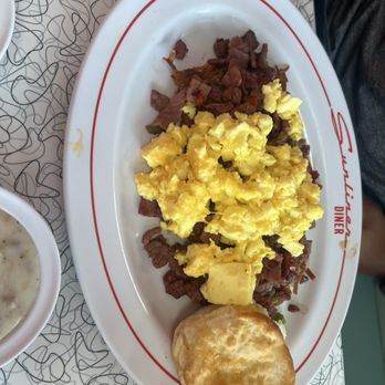 Sunliner Diner - *Corned Beef Hash biscuit and gravy and grits - Diners Near Me - Gulf Shores, Alabama Sunliner Diner - *Corned Beef Hash biscuit and gravy and grits - Diners Near Me - Gulf Shores, Alabama