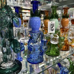 Rush Smoke and Vape - Six B Glass