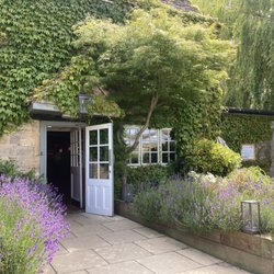 Rose Revived Inn - Entrance to the Rose Revived Inn
