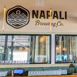 Napali Brewing - Bar area