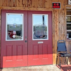 Junior & Rosie's Neighborhood Cafe & Grille - Main Entry
