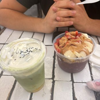 Blue Whale - Mango Sticky Rice Matcha  açaí bowl - Cafes Near Me - La Jolla, California
