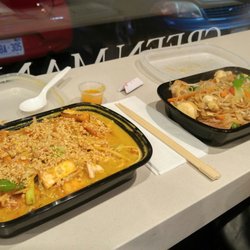 Green Mango Express - Curry Pad Thai on the left, Pad Woon Sen on the right.