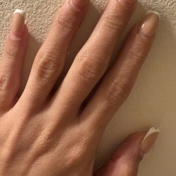 Universal Nails Auburn - You can clearly see and ever more obvious that the fill color the nail technician used is different. - Waxing Near Me - Auburn, Washington