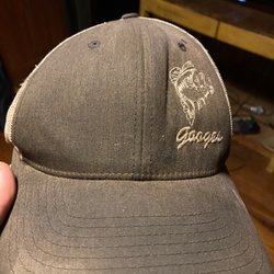 Googes'inc - I've hat this hat for close to two years and is still my favorite