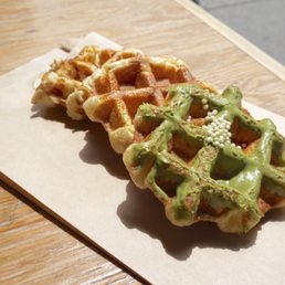 Caramelized Banana Mini Waffle Matcha