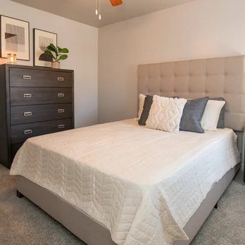 Cross Timber - Apartments Near Me - Oklahoma City, Oklahoma