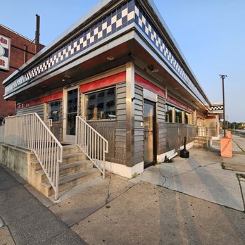 Lincoln Diner - the entrance to the restaurant - Diners Near Me - Gettysburg, Pennsylvania Lincoln Diner - the entrance to the restaurant - Diners Near Me - Gettysburg, Pennsylvania
