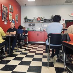 Ham N Eggers Diner - Inside