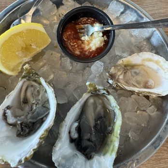 Surfside Fish House - Oyster Mix - Seafood Near Me - San Diego, California Surfside Fish House - Oyster Mix - Seafood Near Me - San Diego, California