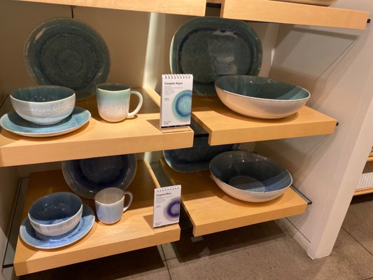 Crate & Barrel by null