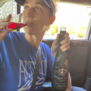 Semper Fi Chauffeur - Limo bubblies. - Limos Near Me - Bremerton, Washington