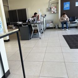 Kevin Ki-Hong Ho, MD - Golden Gate ENT - Interior waiting area