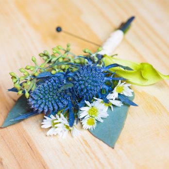Rosado Events & Design - Groomsman boutonnière - Wedding Planning Near Me Rosado Events & Design - Groomsman boutonnière - Wedding Planning Near Me
