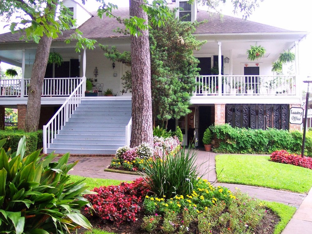 MEMORIAL CREOLE APARTMENTS Updated August 2024 30 Photos 10220