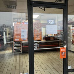 Little Caesars Pizza - Poof of store being closed without canceling orders just a hand written letter
