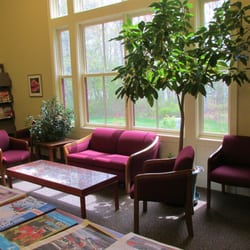 Topsham Public Library - Nice place to read