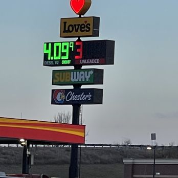 Subway - a gas station with a heart shaped neon sign - Fast Food Near Me - Bates City, Missouri